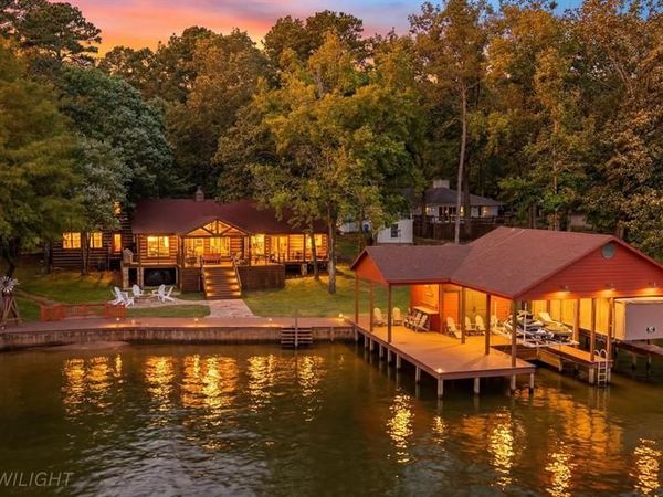 307 King Laurence Court, Scroggins, TX 75480