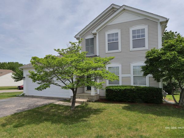 331 E Camden Lane E, Round Lake Beach, IL 60073