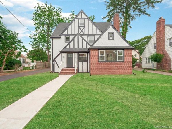 45 Edgewood Road , Rockville Centre, NY 11570