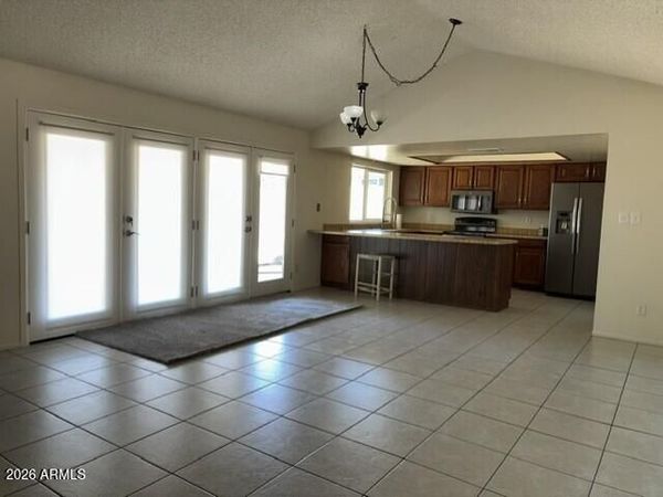 2618 W KNOWLES Avenue, Mesa, AZ 85202