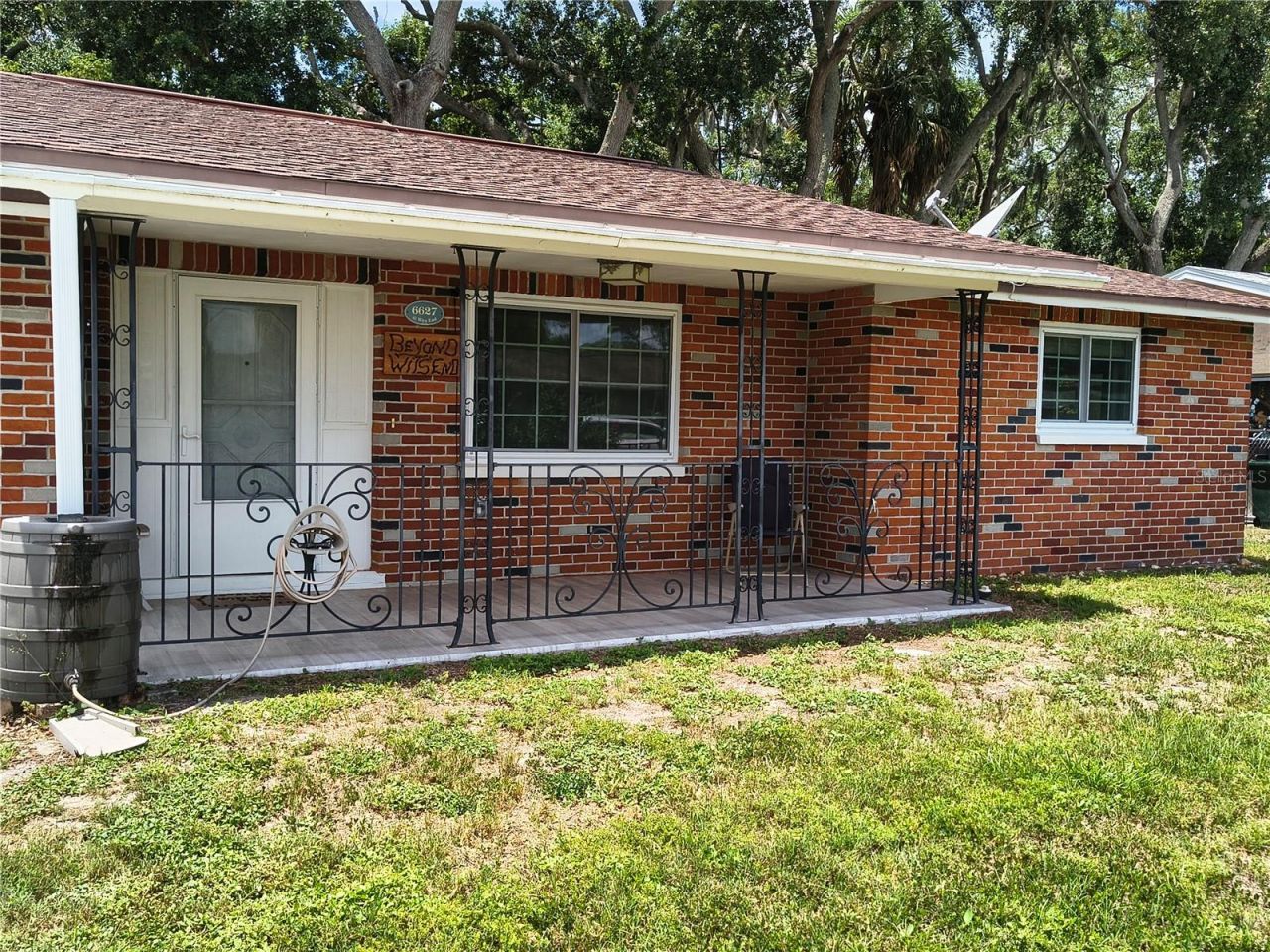 6627 Parkside Drive, New Port Richey, FL 34653 Photo