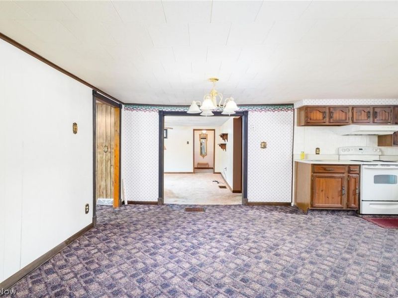 105 CRABAPPLE Lane, Hammondsville, OH 43930 Photo 13