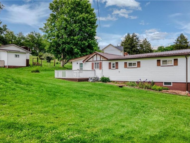 105 CRABAPPLE Lane, Hammondsville, OH 43930 Photo 7