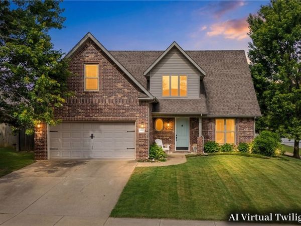 2433 N Hidden Creek Drive , Fayetteville, AR 72704