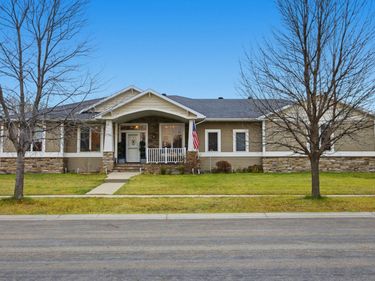 3847 43rd Avenue S, Moorhead, MN 56560