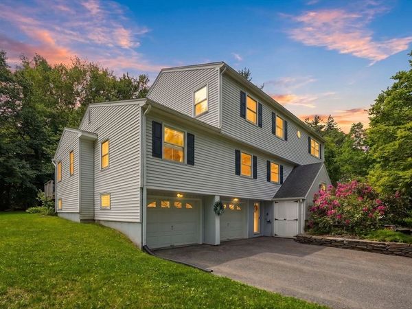 189 Pondview Dr, Amherst, MA 01002