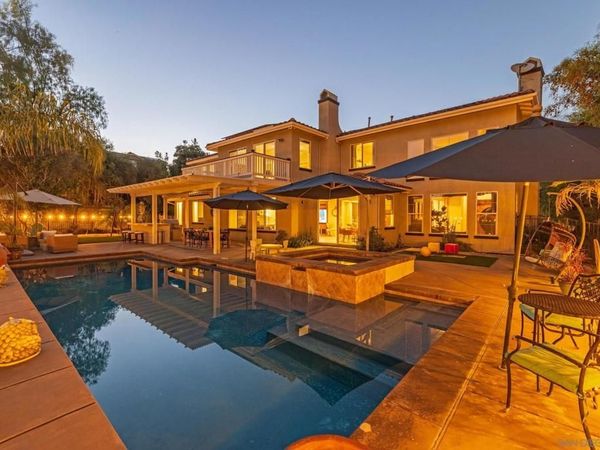 2124 Pamplona Ct, Escondido, CA 92025