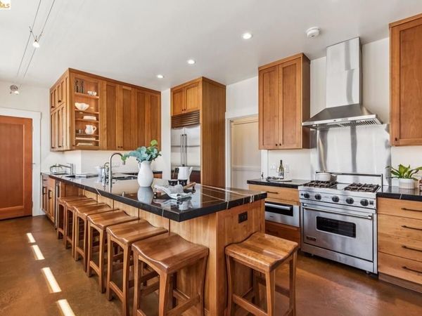 6166 Dover ST, Oakland, CA 94609
