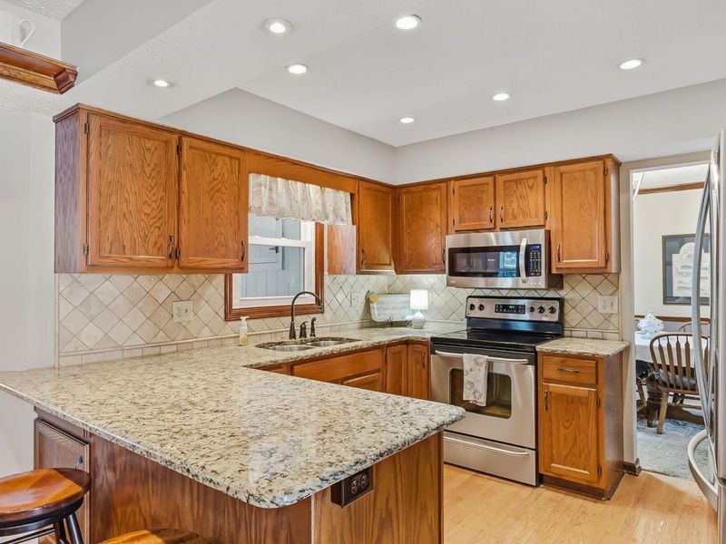 649 DEER RUN Drive, Gahanna, OH 43230 Photo 12