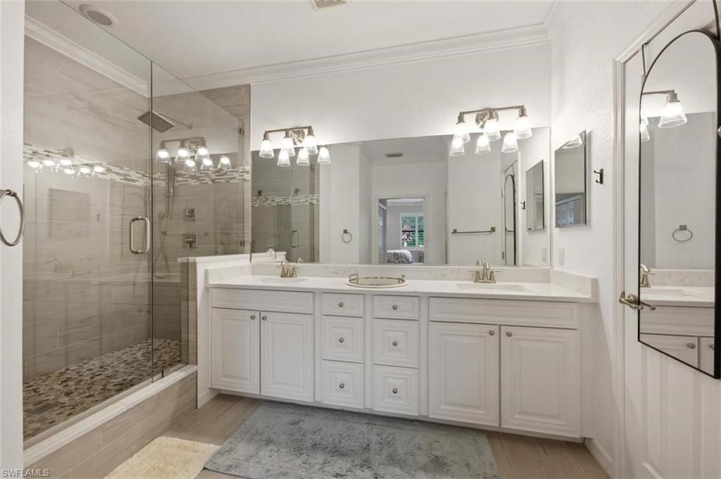 10554 Smokehouse Bay Dr , Unit 201, Naples, FL 34120 Photo