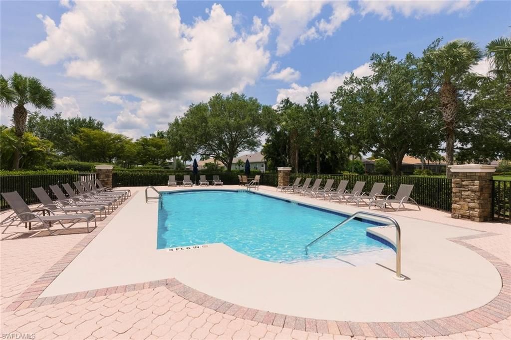 10554 Smokehouse Bay Dr , Unit 201, Naples, FL 34120 Photo