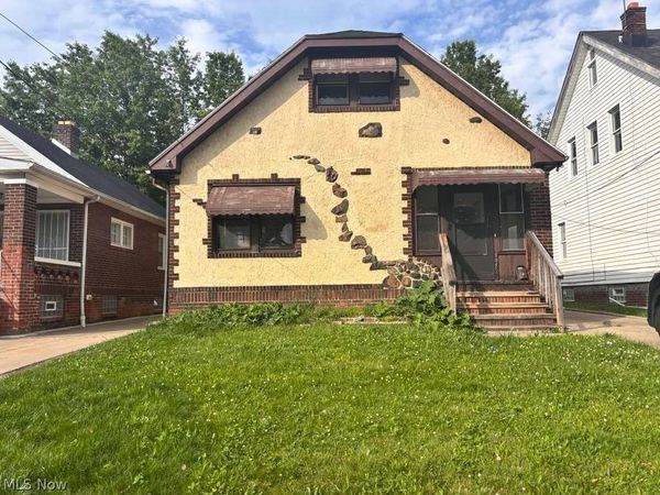 907 Rondel Road , Cleveland, OH 44110