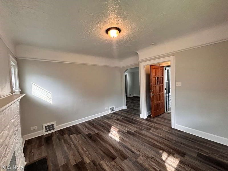 907 Rondel Road, Cleveland, OH 44110 Photo 2