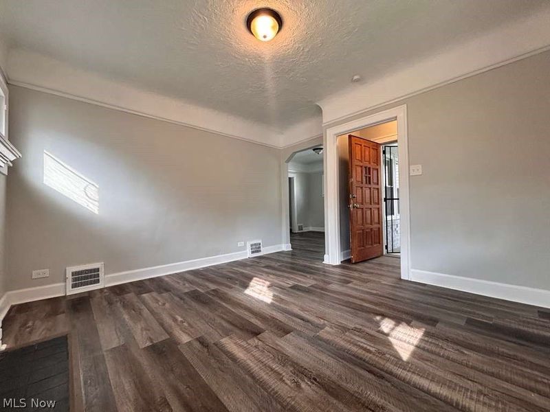 907 Rondel Road, Cleveland, OH 44110 Photo 3