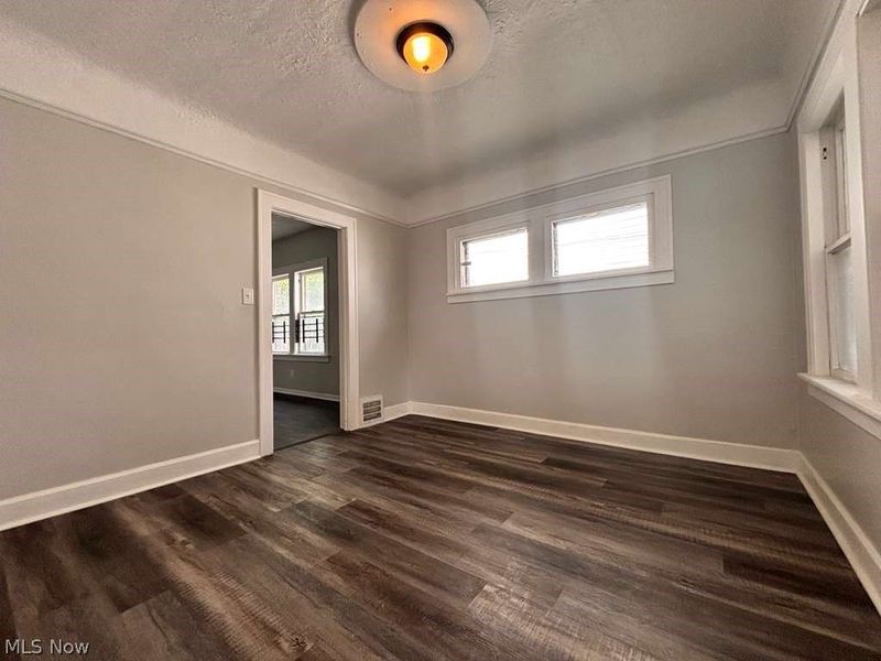 907 Rondel Road, Cleveland, OH 44110 Photo 4