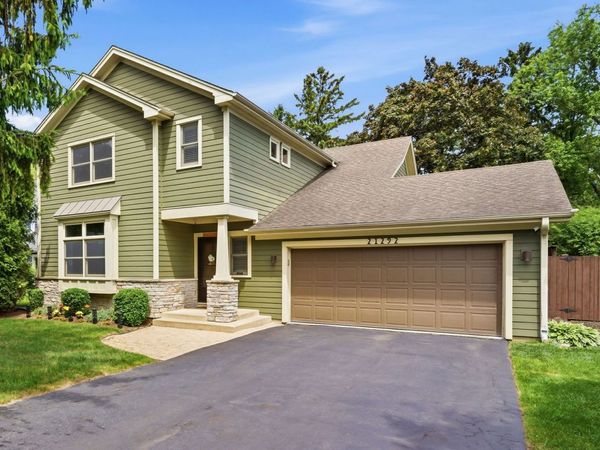 21292 W Starry Lane, Lake Zurich, IL 60047