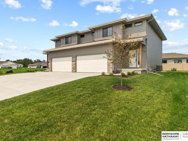 14812 Willow Street, Bennington, NE 68007