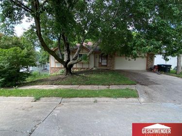 8738 Lafayette Avenue , Omaha, NE 68114