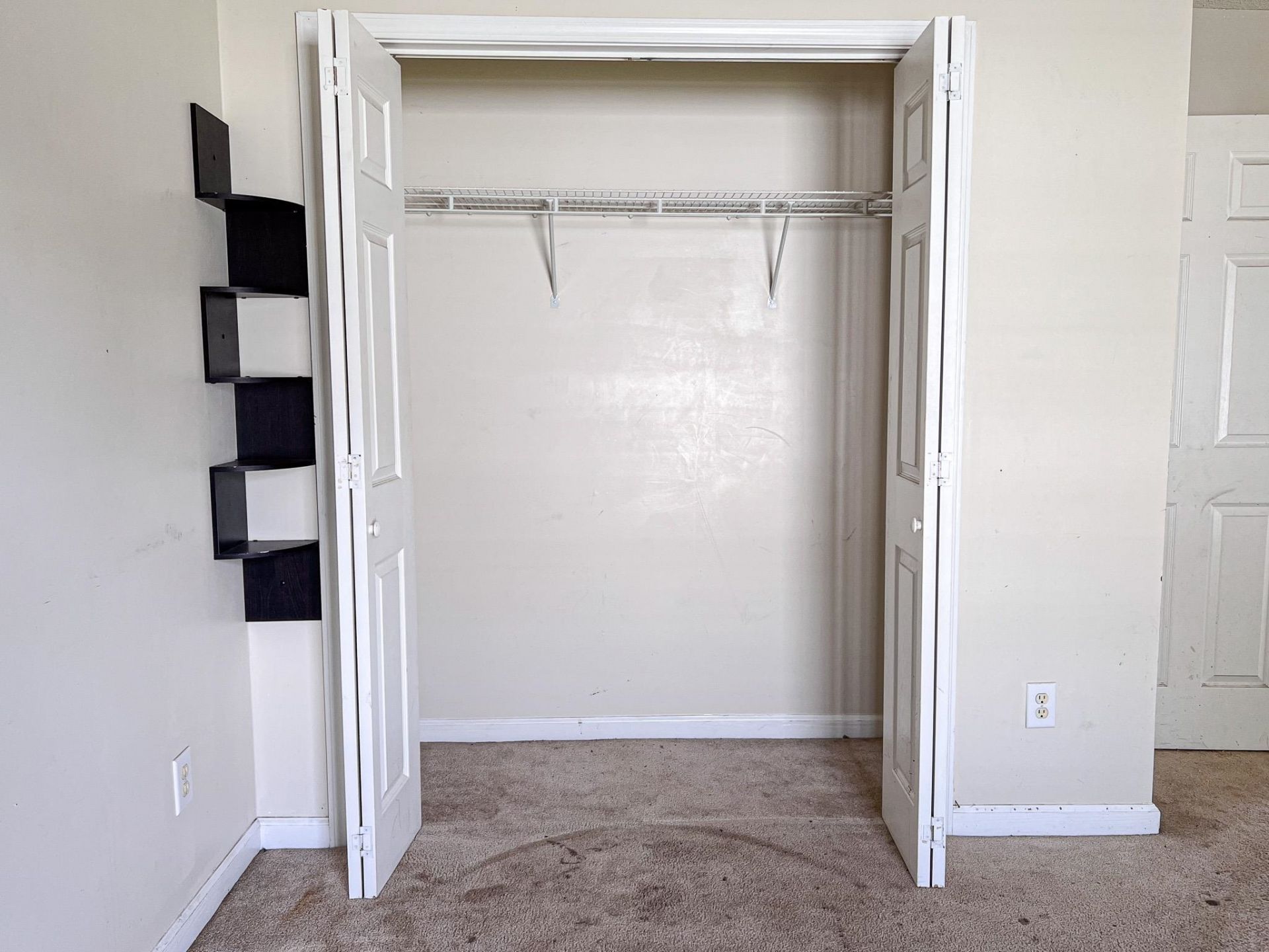 9530 Leeds Circle Photo 16