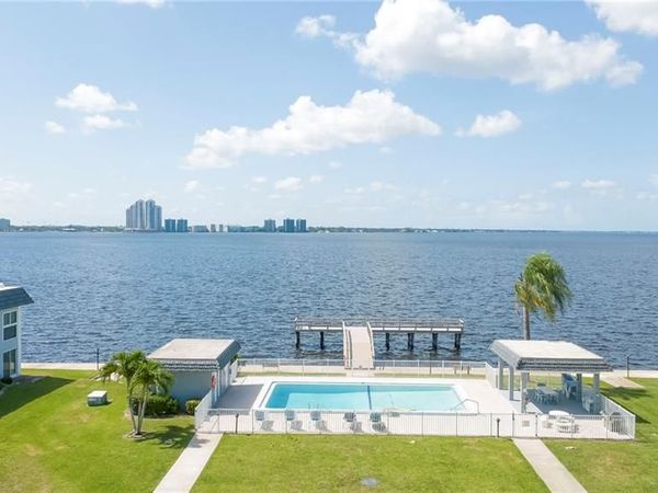 3374 N Key DR, Unit 5, NORTH FORT MYERS, FL 33903