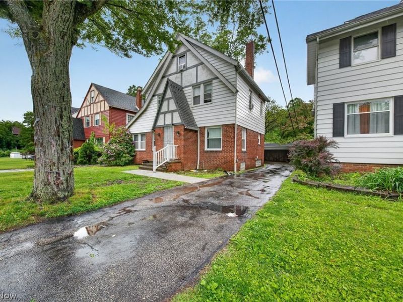 3954 Bluestone Road, Cleveland Heights, OH 44121 Photo 2