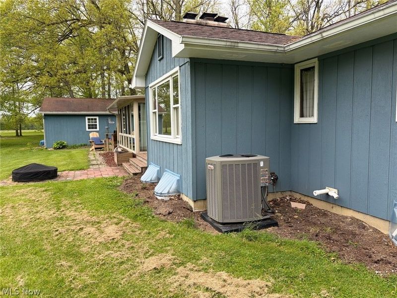 11449 Island Creek Drive, Beloit, OH 44609 Photo 9