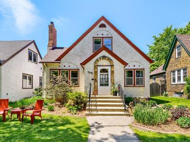 1545 Simpson Street, Saint Paul, MN 55108