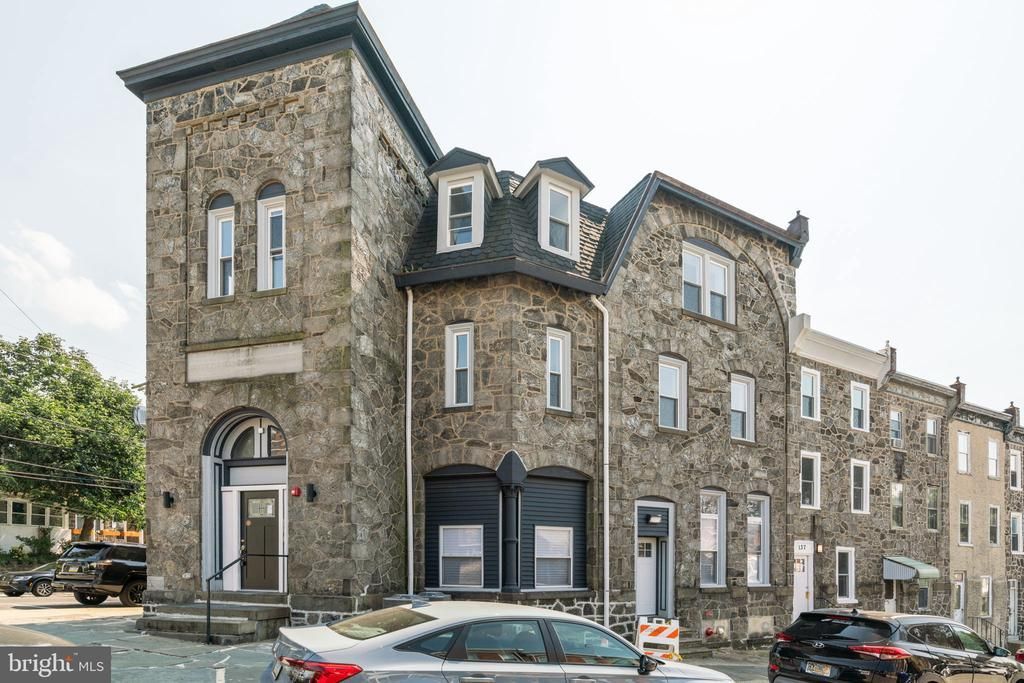 5164 RIDGE AVENUE, PHILADELPHIA, PA 19128