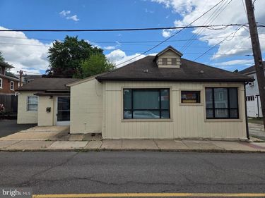 318 STATE STREET, POTTSTOWN, PA 19464