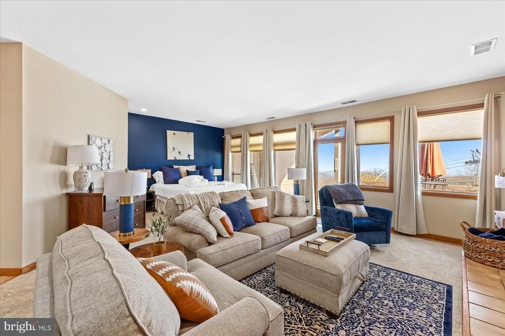 905 Diamond Hill, Wintergreen, VA 22967 Main Photo