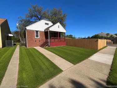 14297 Wisconsin Street , Detroit, MI 48238