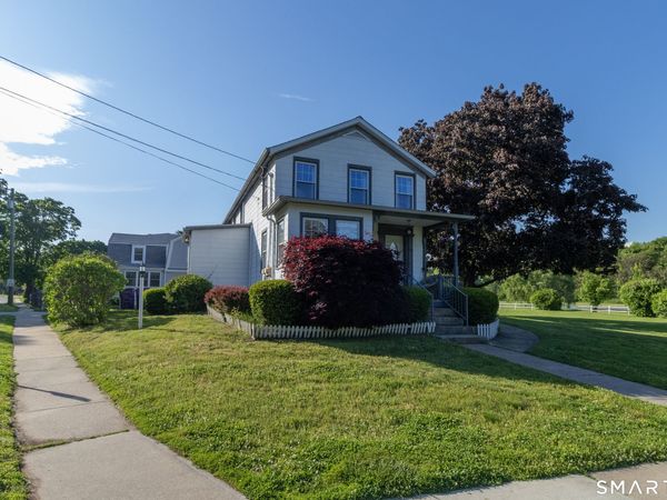 208 Boston, Guilford, CT 06437