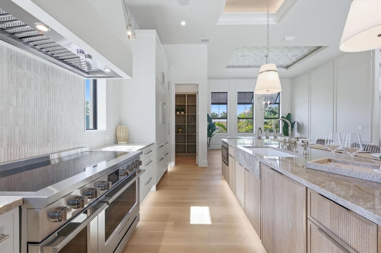 2531 Wisteria Street, Sarasota, FL 34239 Photo