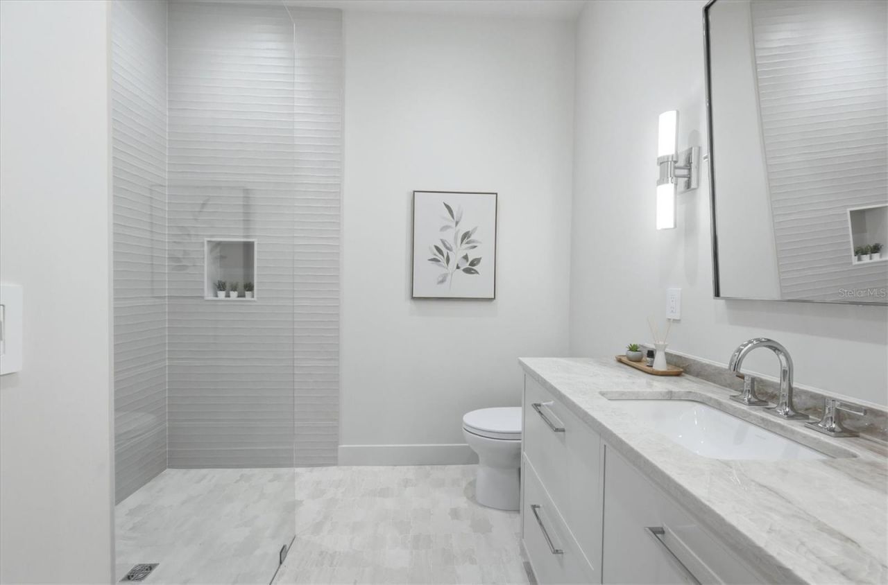 2531 Wisteria Street, Sarasota, FL 34239 Photo