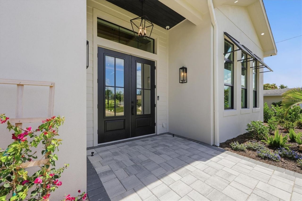 2531 Wisteria Street, Sarasota, FL 34239 Photo