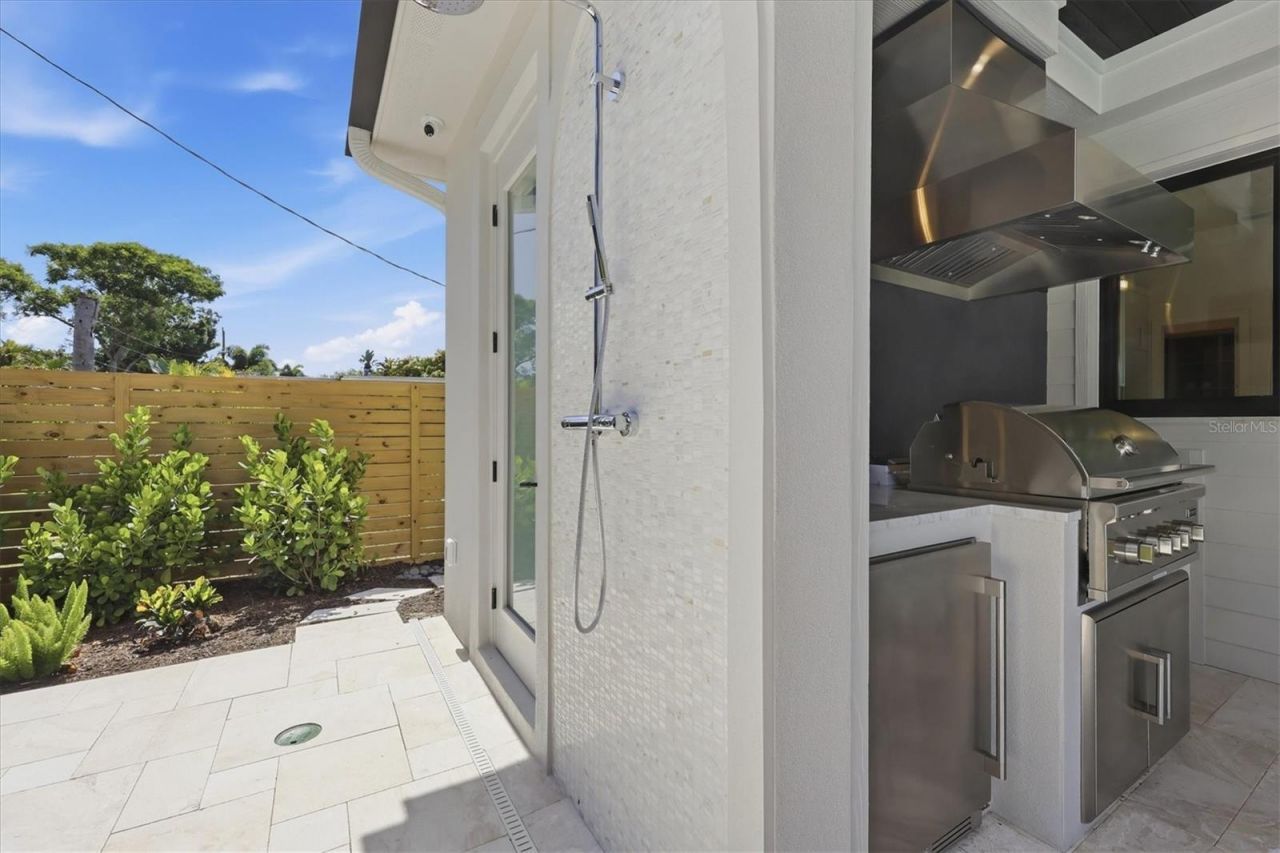 2531 Wisteria Street, Sarasota, FL 34239 Photo