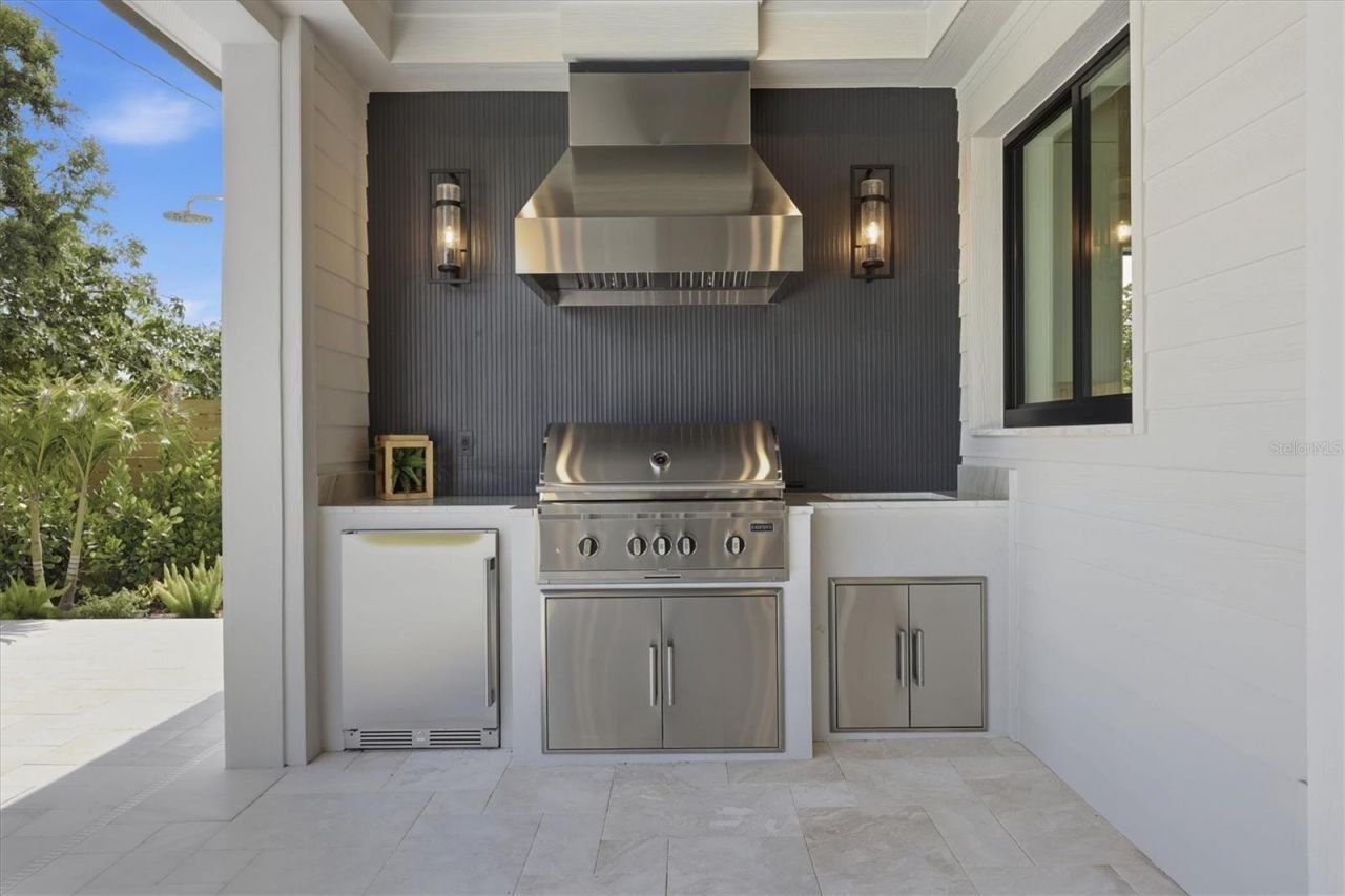 2531 Wisteria Street, Sarasota, FL 34239 Photo