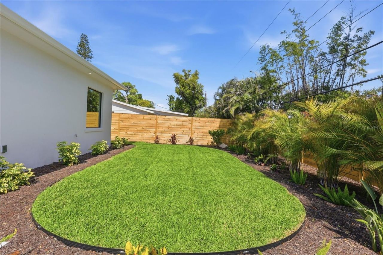 2531 Wisteria Street, Sarasota, FL 34239 Photo