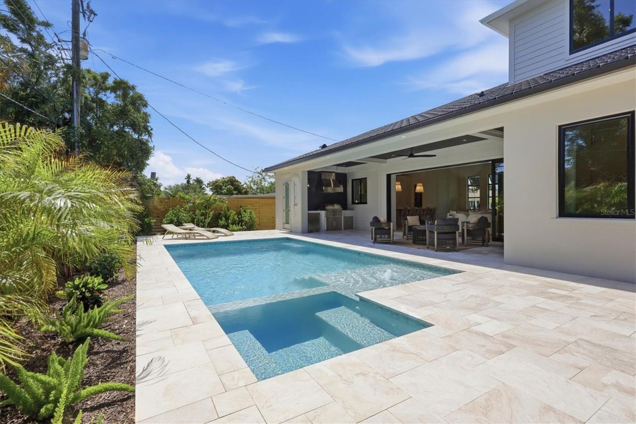 2531 Wisteria Street, Sarasota, FL 34239 Photo