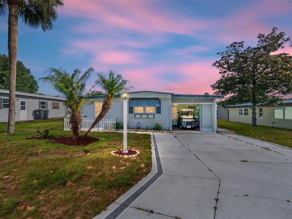 1027 VERMONT AVENUE , LADY LAKE, FL 32159