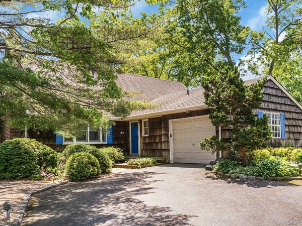 27 Arcadia Drive , Dix Hills, NY 11746