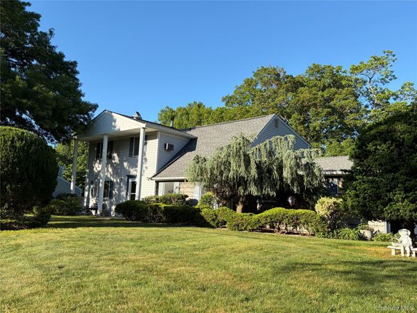 21 Aspen Street, Port Jefferson Station, NY 11776