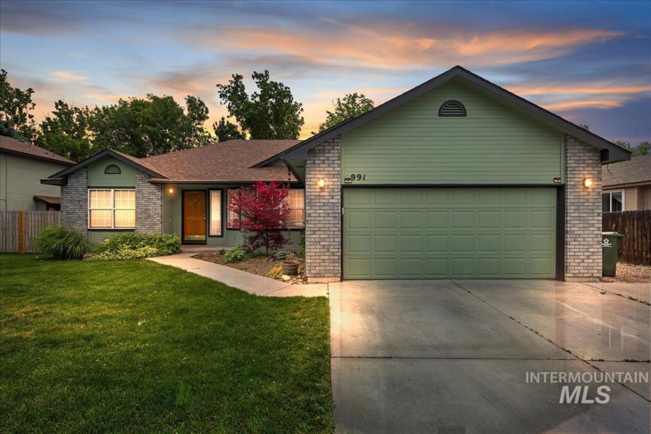 991 W Pennwood St, Meridian, ID 83642 Main Photo