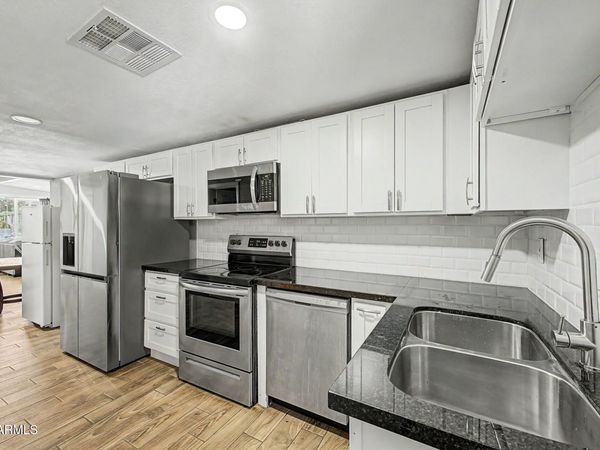 8215 E 6TH Avenue, Mesa, AZ 85208