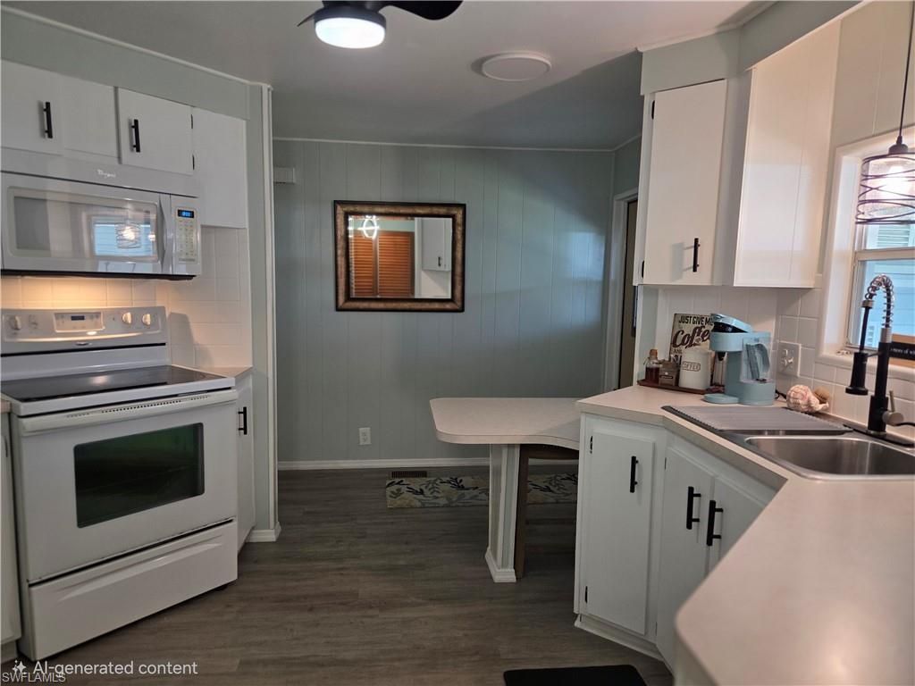 575 Winning Way, North Fort Myers, FL 33917 Photo