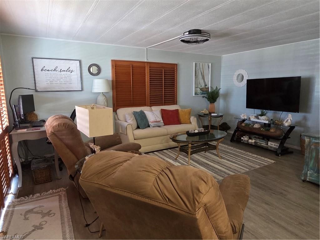 575 Winning Way, North Fort Myers, FL 33917 Photo
