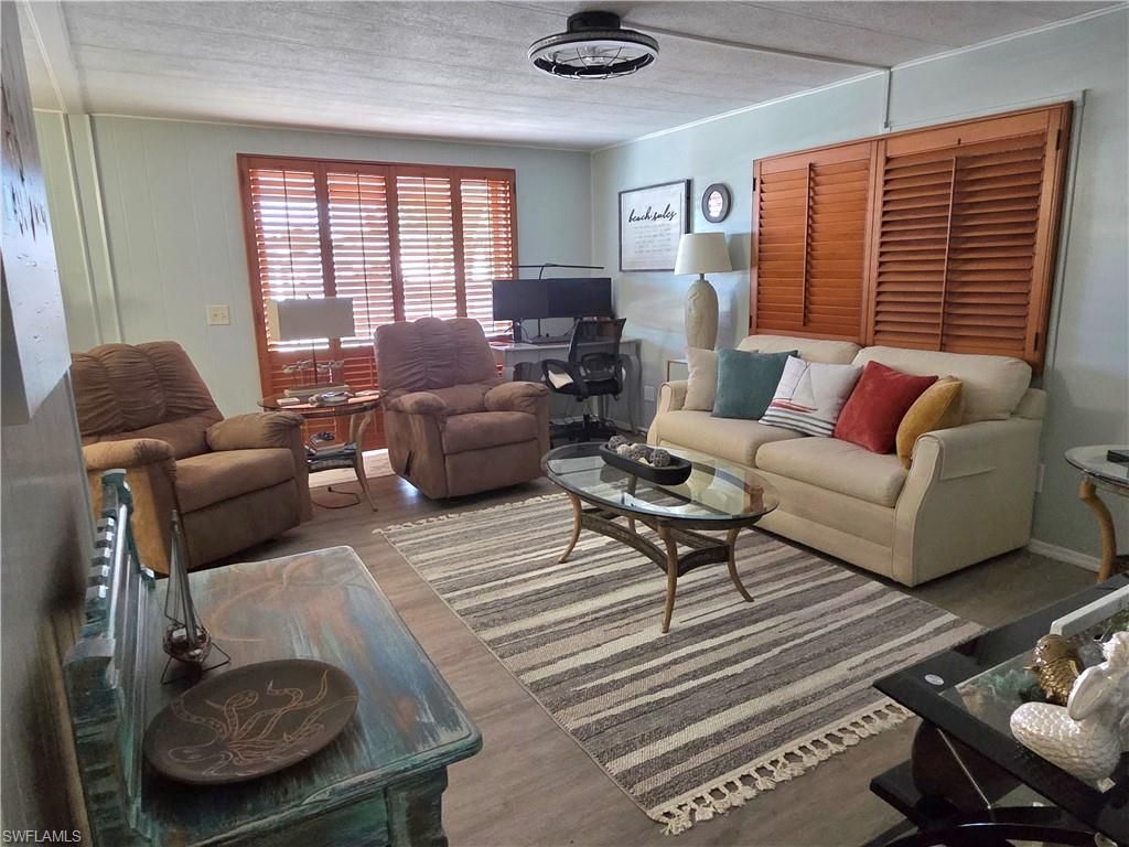 575 Winning Way, North Fort Myers, FL 33917 Photo