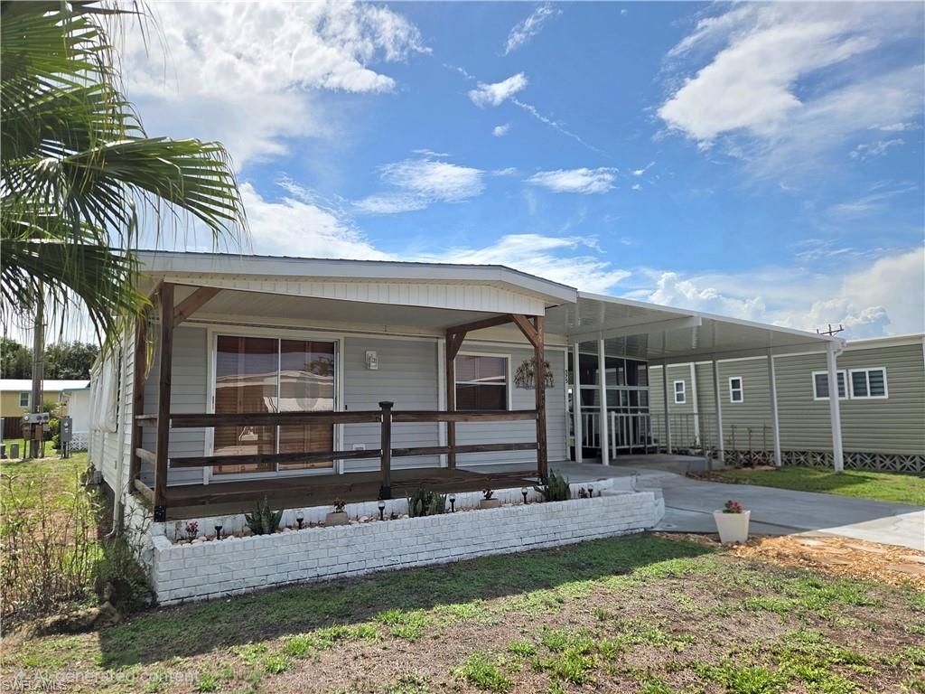 575 Winning Way, North Fort Myers, FL 33917 Photo