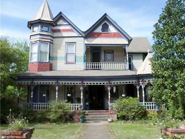1604 Main Street, Hale, AL 36744