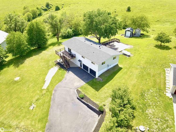 21 Eagle Drive, Oakland Acres, IA 50112